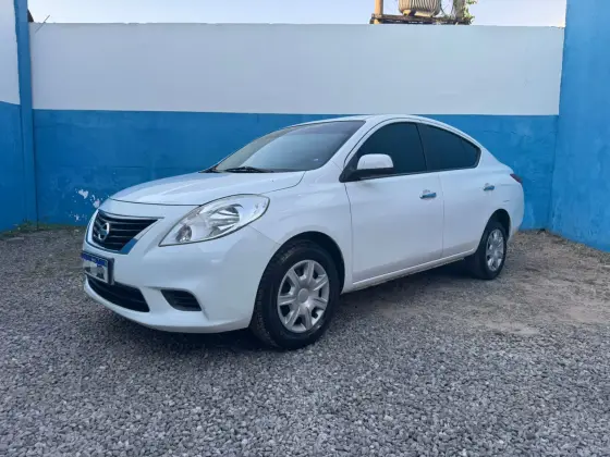 NISSAN VERSA 1.6 16V FLEX SV 4P MANUAL NISSAN VERSA 1.6 16V FLEX SV 4P MANUAL