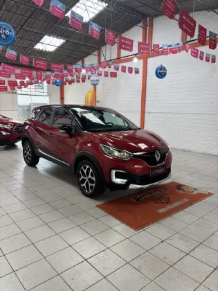 RENAULT CAPTUR 1.6 16V SCE FLEX BOSE X-TRONIC RENAULT CAPTUR 1.6 16V SCE FLEX BOSE X-TRONIC