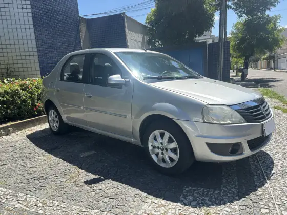 RENAULT LOGAN 1.0 EXPRESSION 16V FLEX 4P MANUAL RENAULT LOGAN 1.0 EXPRESSION 16V FLEX 4P MANUAL