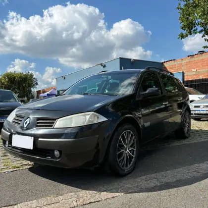 RENAULT MEGANE 2.0 DYNAMIQUE GRAND TOUR 16V GASOLINA 4P AUTOMÁTICO