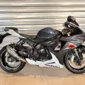 SUZUKI GSX-R750 SUZUKI GSX-R750