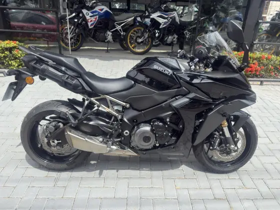 SUZUKI GSX-S1000GT ABS SUZUKI GSX-S1000GT ABS