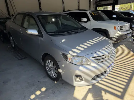 TOYOTA COROLLA 2.0 ALTIS 16V FLEX 4P AUTOMÁTICO TOYOTA COROLLA 2.0 ALTIS 16V FLEX 4P AUTOMÁTICO