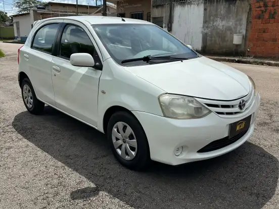 TOYOTA-ETIOS-1.3 X 16V FLEX 4P MANUAL TOYOTA-ETIOS-2013
