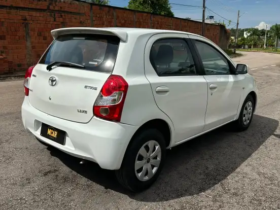 TOYOTA-ETIOS-1.3 X 16V FLEX 4P MANUAL TOYOTA-ETIOS-2013