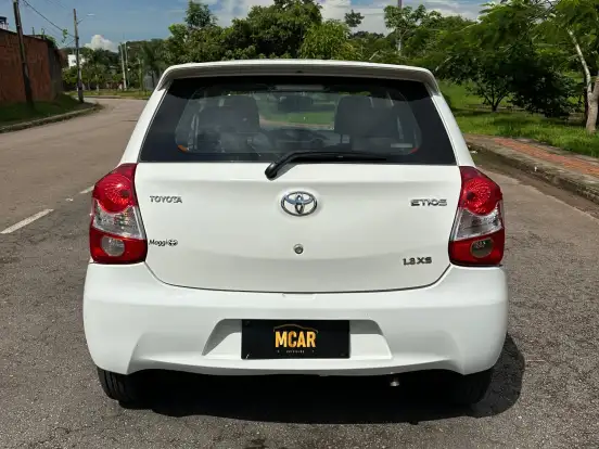 TOYOTA-ETIOS-1.3 X 16V FLEX 4P MANUAL TOYOTA-ETIOS-2013
