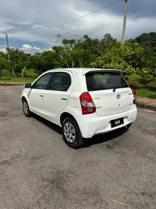 TOYOTA-ETIOS-2013