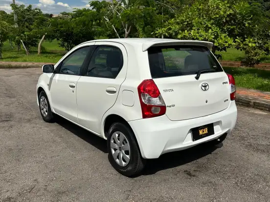 TOYOTA-ETIOS-1.3 X 16V FLEX 4P MANUAL TOYOTA-ETIOS-2013