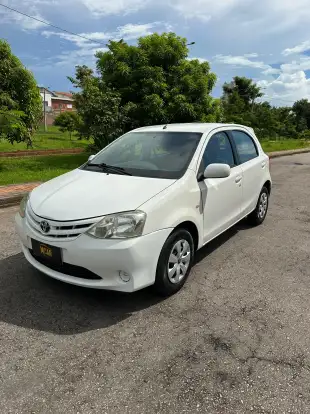 TOYOTA-ETIOS-2013