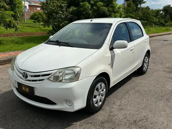 TOYOTA-ETIOS-1.3 X 16V FLEX 4P MANUAL TOYOTA-ETIOS-2013