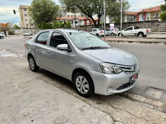 TOYOTA ETIOS 1.5 XS SEDAN 16V FLEX 4P MANUAL