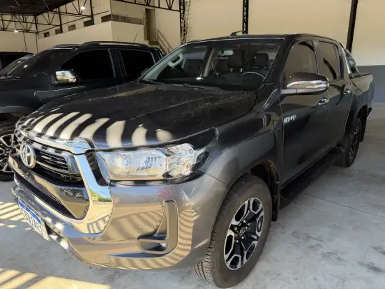 TOYOTA-HILUX-2.8 D-4D TURBO DIESEL CD SRV 4X4 AUTOMÁTICO TOYOTA-HILUX-2022