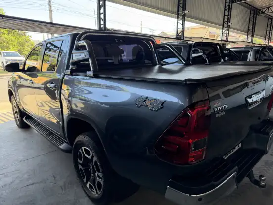 TOYOTA-HILUX-2022