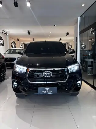 TOYOTA HILUX 2.8 SRX 4X4 CD 16V DIESEL 4P AUTOMÁTICO TOYOTA HILUX 2.8 SRX 4X4 CD 16V DIESEL 4P AUTOMÁTICO