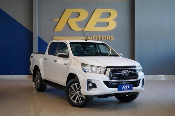 TOYOTA HILUX 2.8 SRV 4X4 CD 16V DIESEL 4P AUTOMÁTICO