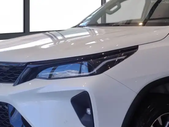 TOYOTA-HILUX SW4-2025
