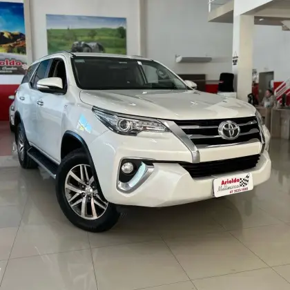TOYOTA HILUX SW4 2.8 SRX 4X4 16V TURBO INTERCOOLER DIESEL 4P AUTOMÁTICO TOYOTA HILUX SW4 2.8 SRX 4X4 16V TURBO INTERCOOLER DIESEL 4P AUTOMÁTICO