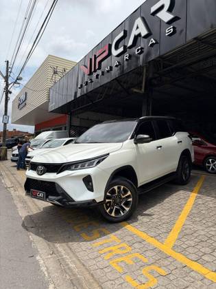 TOYOTA HILUX SW4 2.8 SRX 4X4 7 LUGARES 16V TURBO INTERCOOLER DIESEL 4P AUTOMÁTICO
