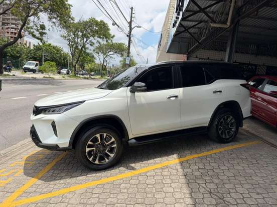 TOYOTA-HILUX SW4-2.8 SRX 4X4 7 LUGARES 16V TURBO INTERCOOLER DIESEL 4P AUTOMÁTICO TOYOTA-HILUX SW4-2018