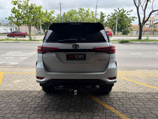 TOYOTA-HILUX SW4-2.8 SRX 4X4 7 LUGARES 16V TURBO INTERCOOLER DIESEL 4P AUTOMÁTICO TOYOTA-HILUX SW4-2018
