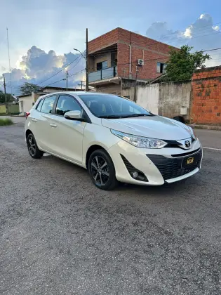 TOYOTA YARIS 1.3 16V FLEX XL PLUS TECH MULTIDRIVE TOYOTA YARIS 1.3 16V FLEX XL PLUS TECH MULTIDRIVE