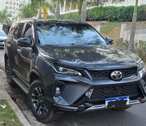 TOYOTA-HILUX SW4-2024