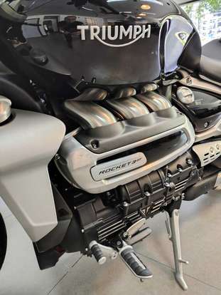 TRIUMPH-ROCKET III GT-2023