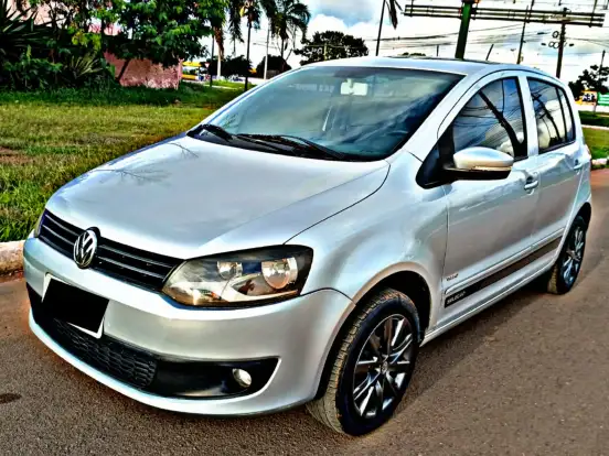 VOLKSWAGEN-FOX-1.0 MI TREND 8V FLEX 4P MANUAL VOLKSWAGEN-FOX-2010