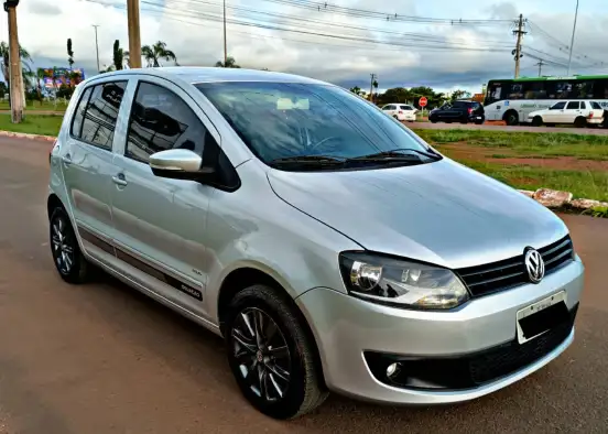 VOLKSWAGEN-FOX-2010
