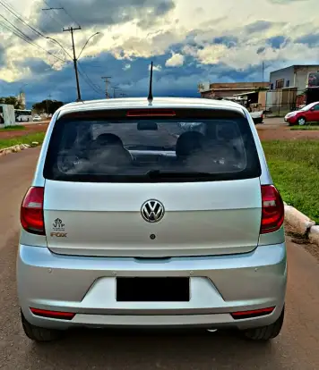 VOLKSWAGEN-FOX-2010