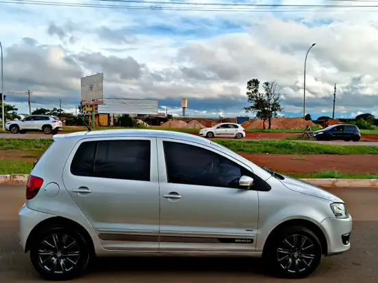 VOLKSWAGEN-FOX-1.0 MI TREND 8V FLEX 4P MANUAL VOLKSWAGEN-FOX-2010