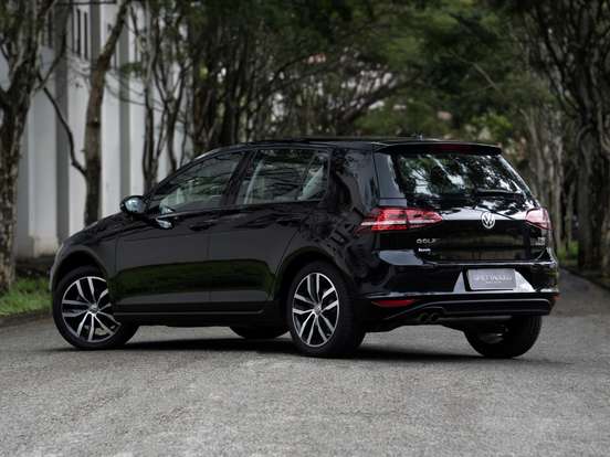 VOLKSWAGEN-GOLF-2014