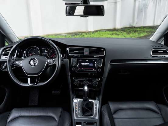 VOLKSWAGEN-GOLF-1.4 TSI HIGHLINE 16V GASOLINA 4P AUTOMÁTICO VOLKSWAGEN-GOLF-2014