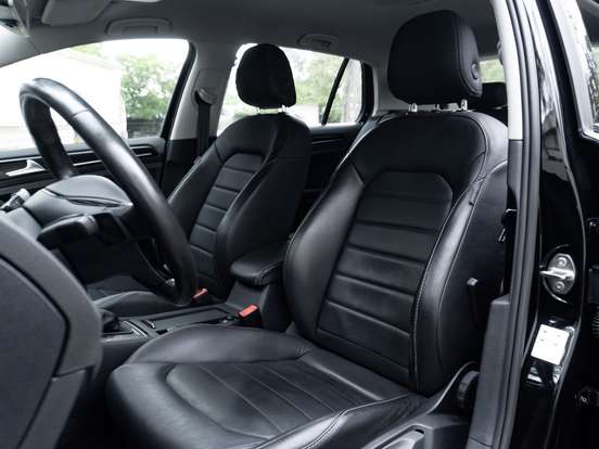 VOLKSWAGEN-GOLF-2014