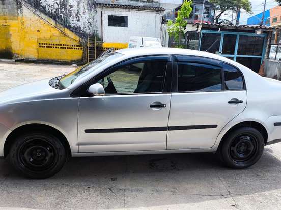 VOLKSWAGEN-POLO SEDAN-1.6 8V GASOLINA 4P MANUAL VOLKSWAGEN-POLO SEDAN-2009