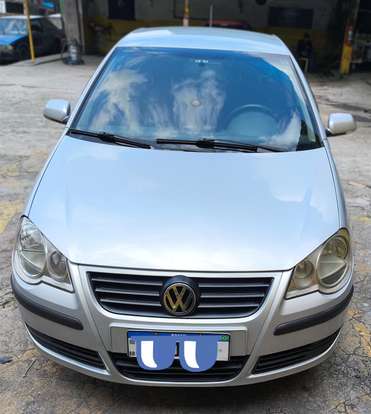 VOLKSWAGEN-POLO SEDAN-2009