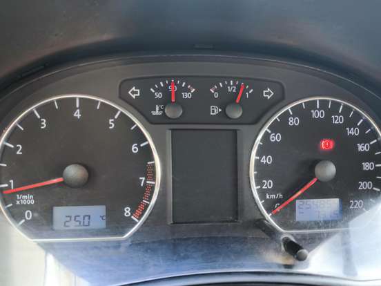 VOLKSWAGEN-POLO SEDAN-1.6 8V GASOLINA 4P MANUAL VOLKSWAGEN-POLO SEDAN-2009