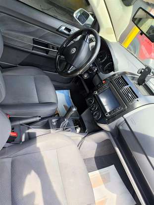 VOLKSWAGEN-POLO SEDAN-2009