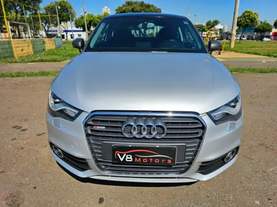 AUDI A1 1.4 TFSI ATTRACTION 16V 122CV GASOLINA 2P AUTOMÁTICO