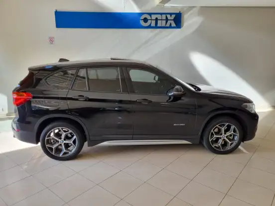 BMW-X1-2.0 16V TURBO ACTIVEFLEX SDRIVE20I X-LINE 4P AUTOMÁTICO BMW-X1-2017
