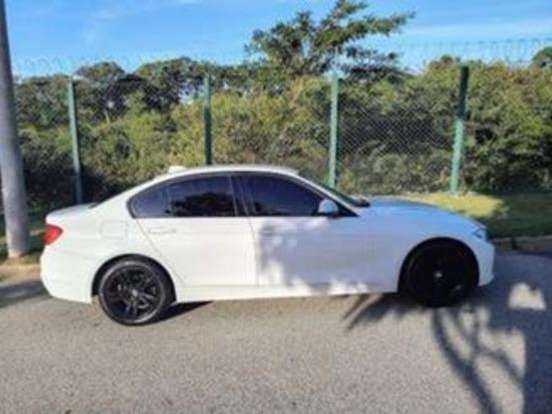 BMW-320i-2.0 16V TURBO GASOLINA 4P AUTOMÁTICO BMW-320i-2013