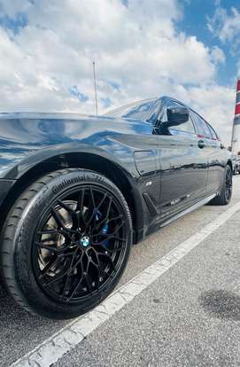 BMW-530e-2021