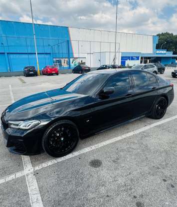 BMW-530e-2021