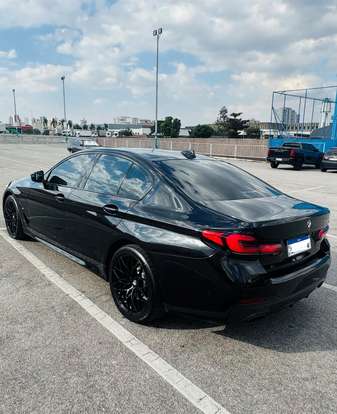 BMW-530e-2021