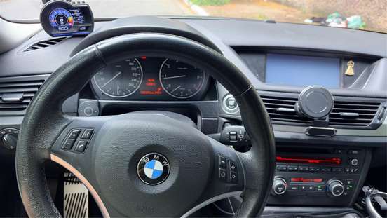 BMW-X1-2012