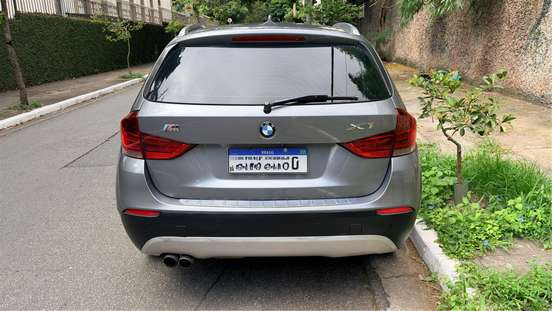 BMW-X1-2012