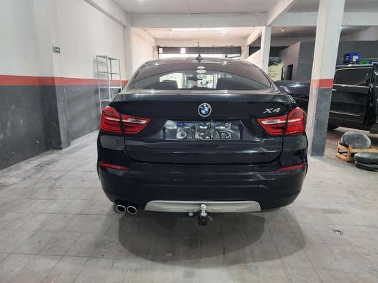 BMW-X4-2015