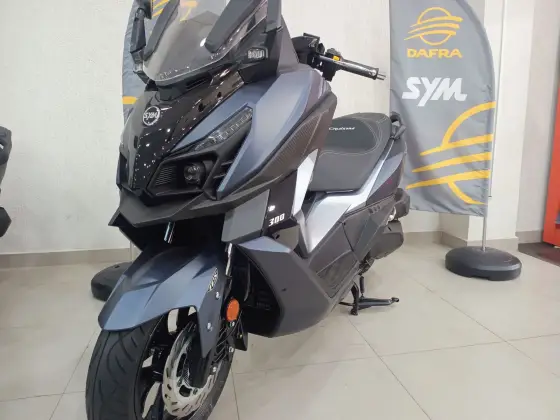 DAFRA CRUISYM 300 