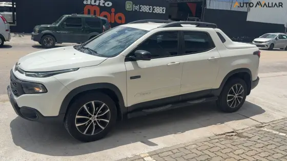 FIAT TORO 2.0 16V TURBO DIESEL ULTRA 4WD AT9 FIAT TORO 2.0 16V TURBO DIESEL ULTRA 4WD AT9