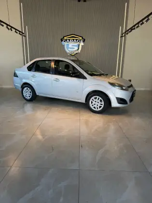 FORD FIESTA 1.0 ROCAM SEDAN 8V FLEX 4P MANUAL